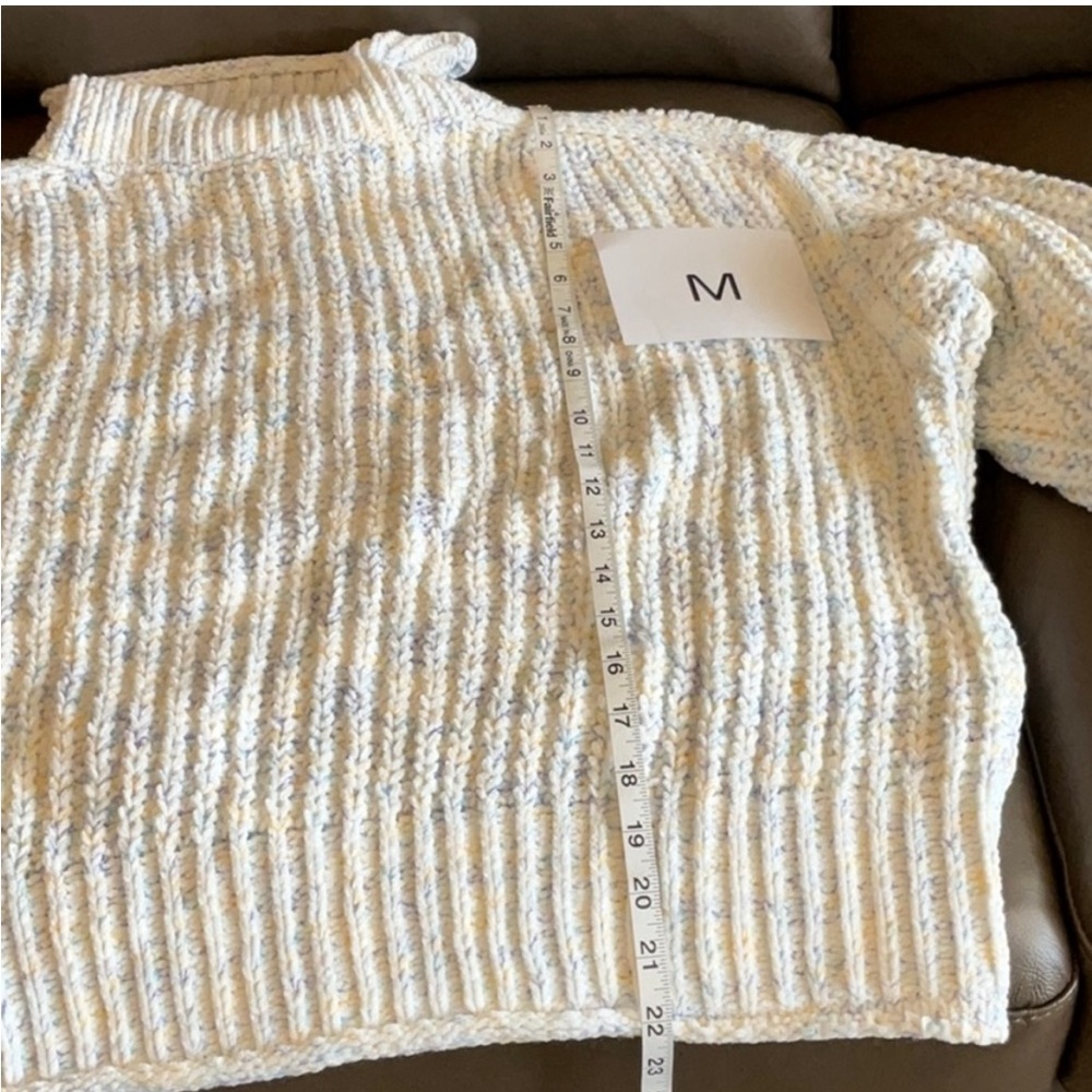 POL White Lemon Cloud Chenille sweater - Picture 5 of 5